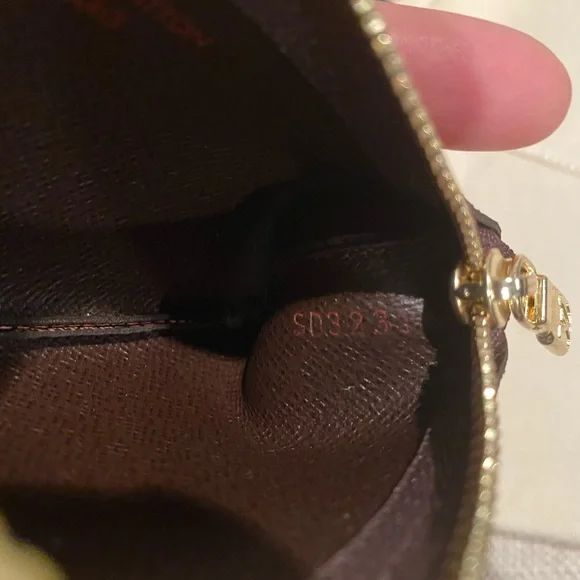❌SOLD ❌Louis Vuitton key pouch - Picture 8 of 8